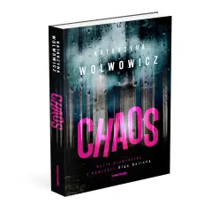 Okładka książki Katarzyny Wolowicz "Chaos" z serii kryminalne zagadki. Deszczowe krople na mrocznym tle lasu.